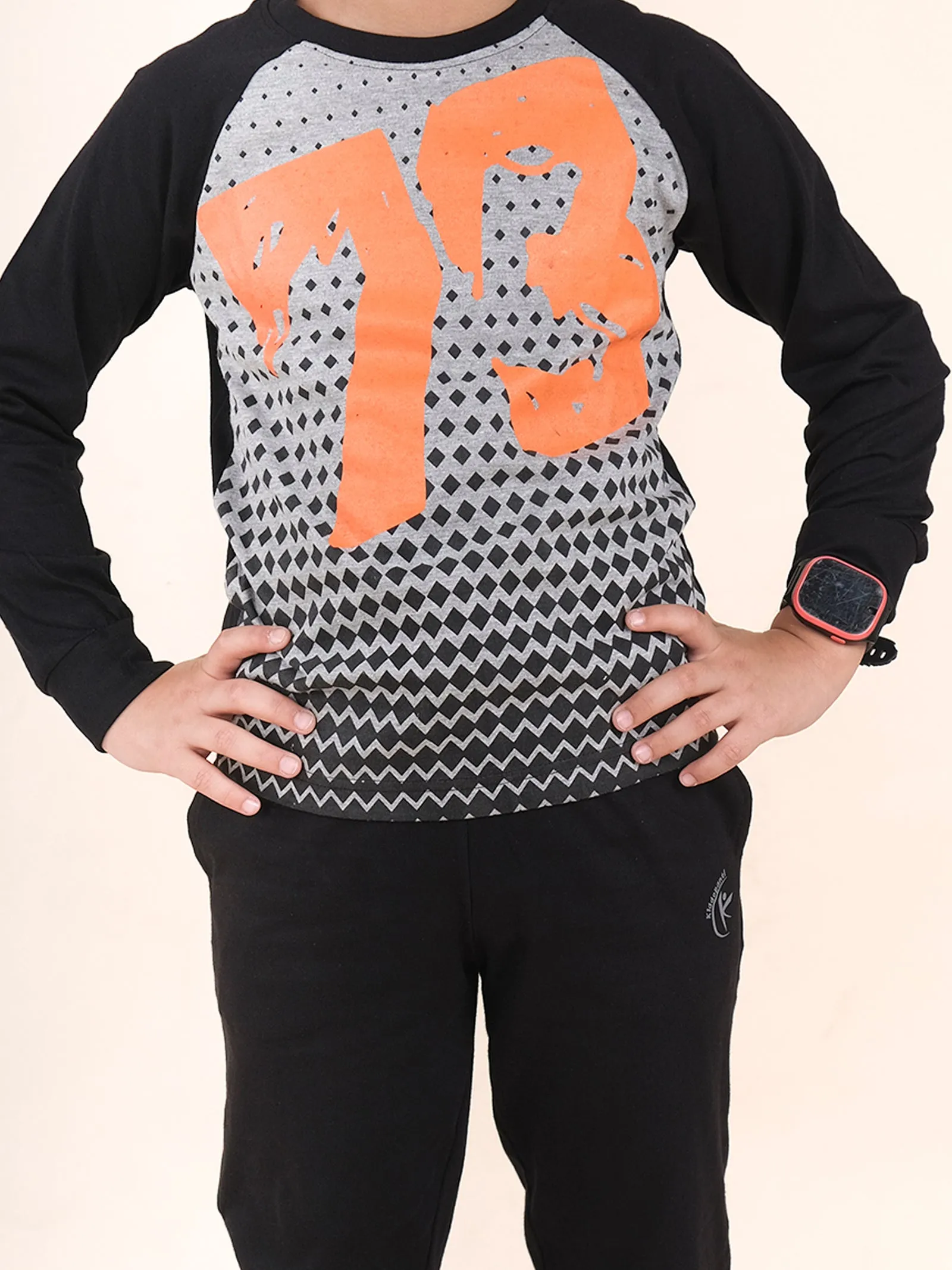 Boys Cotton Full Sleeves Printed Tee With Joggers Set