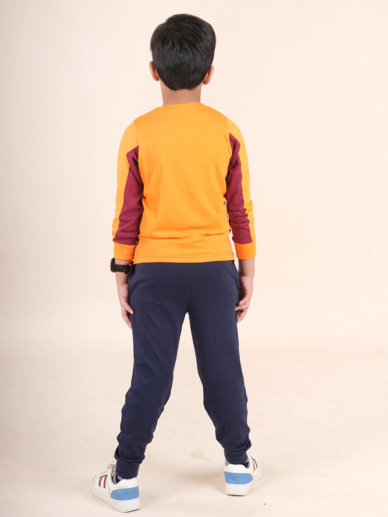 Boys Cotton Full Sleeves Printed Tee With Joggers Set