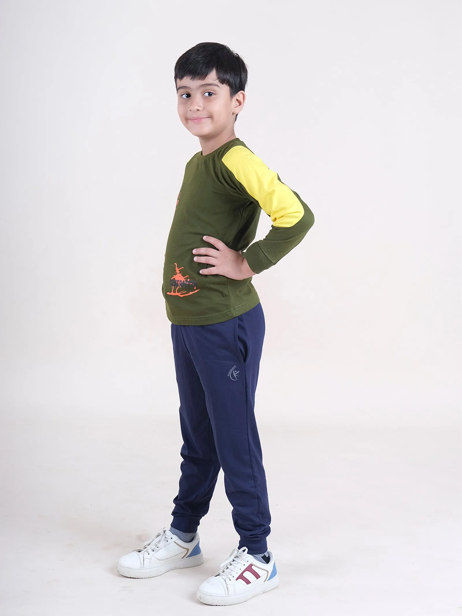 Boys Cotton Full Sleeves Printed Tee With Joggers Set
