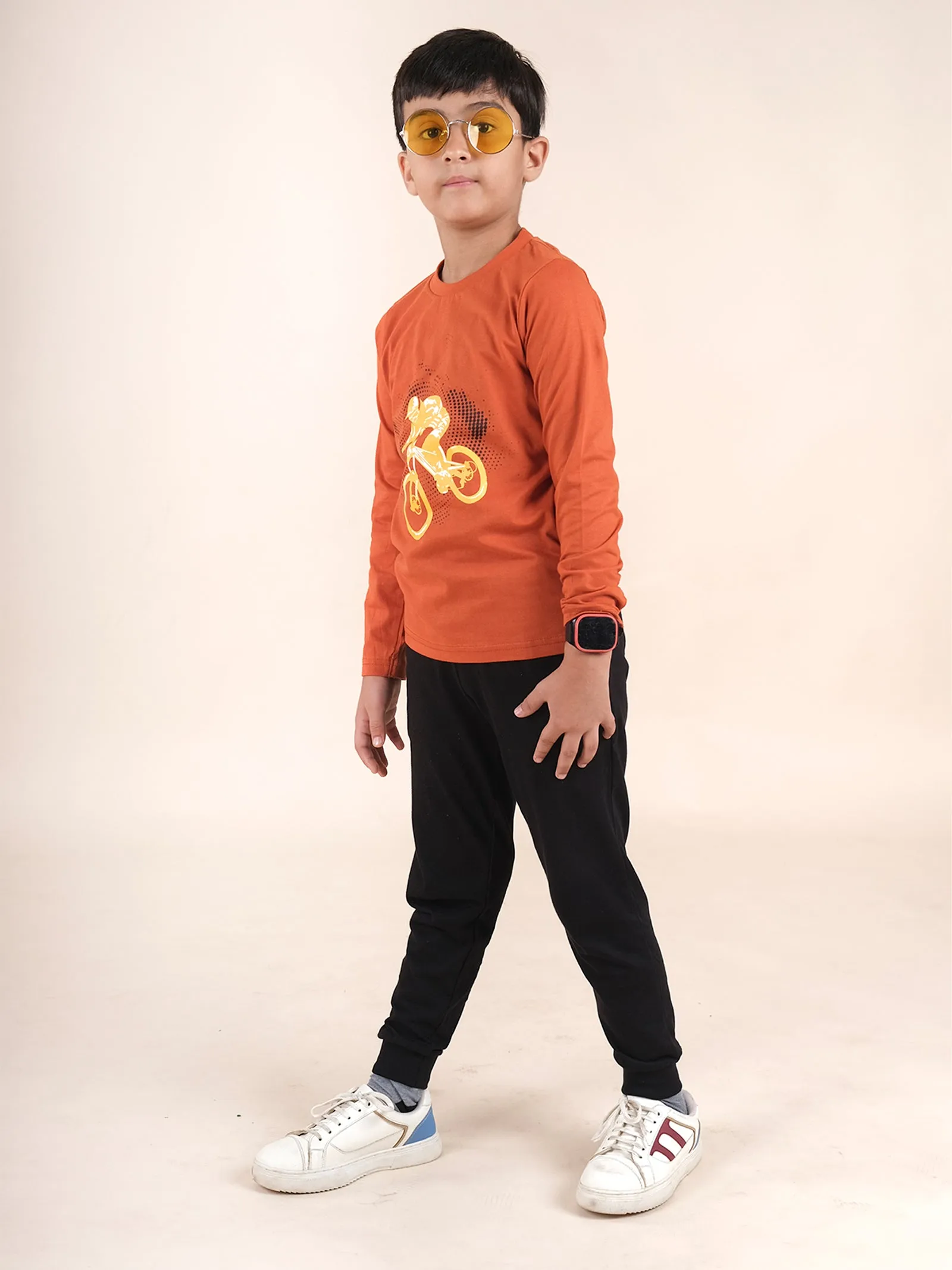 Boys Cotton Full Sleeves Printed Tee With Joggers Set
