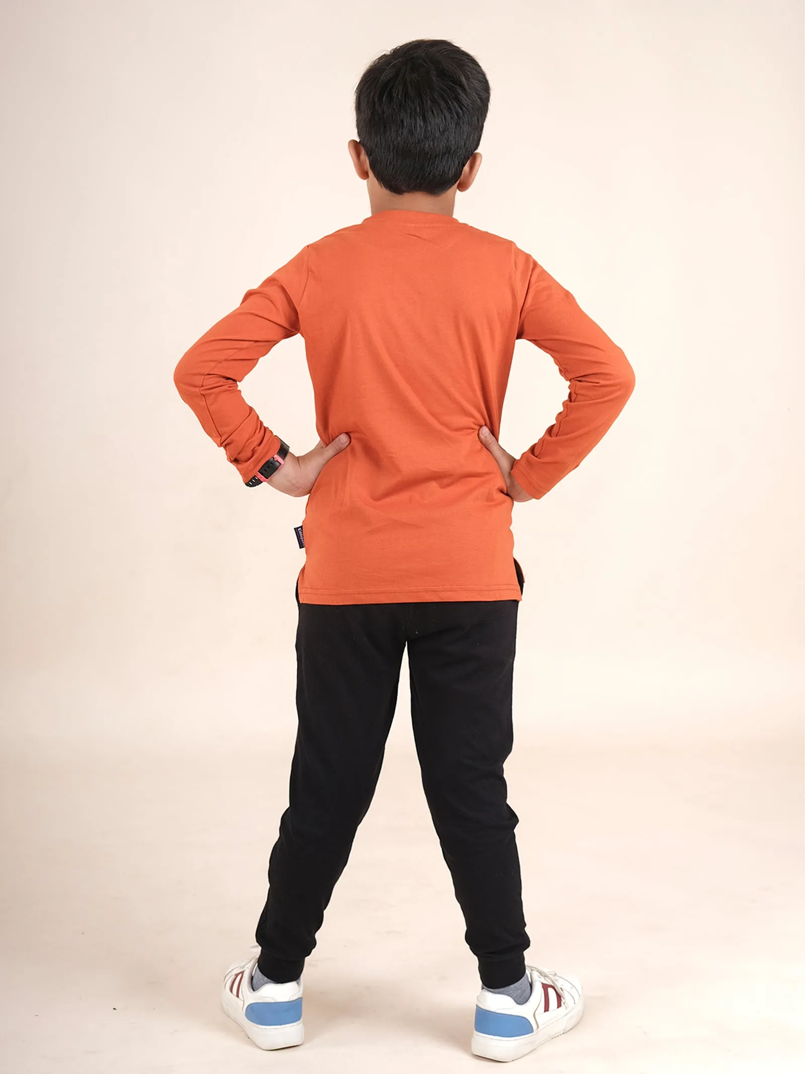 Boys Cotton Full Sleeves Printed Tee With Joggers Set