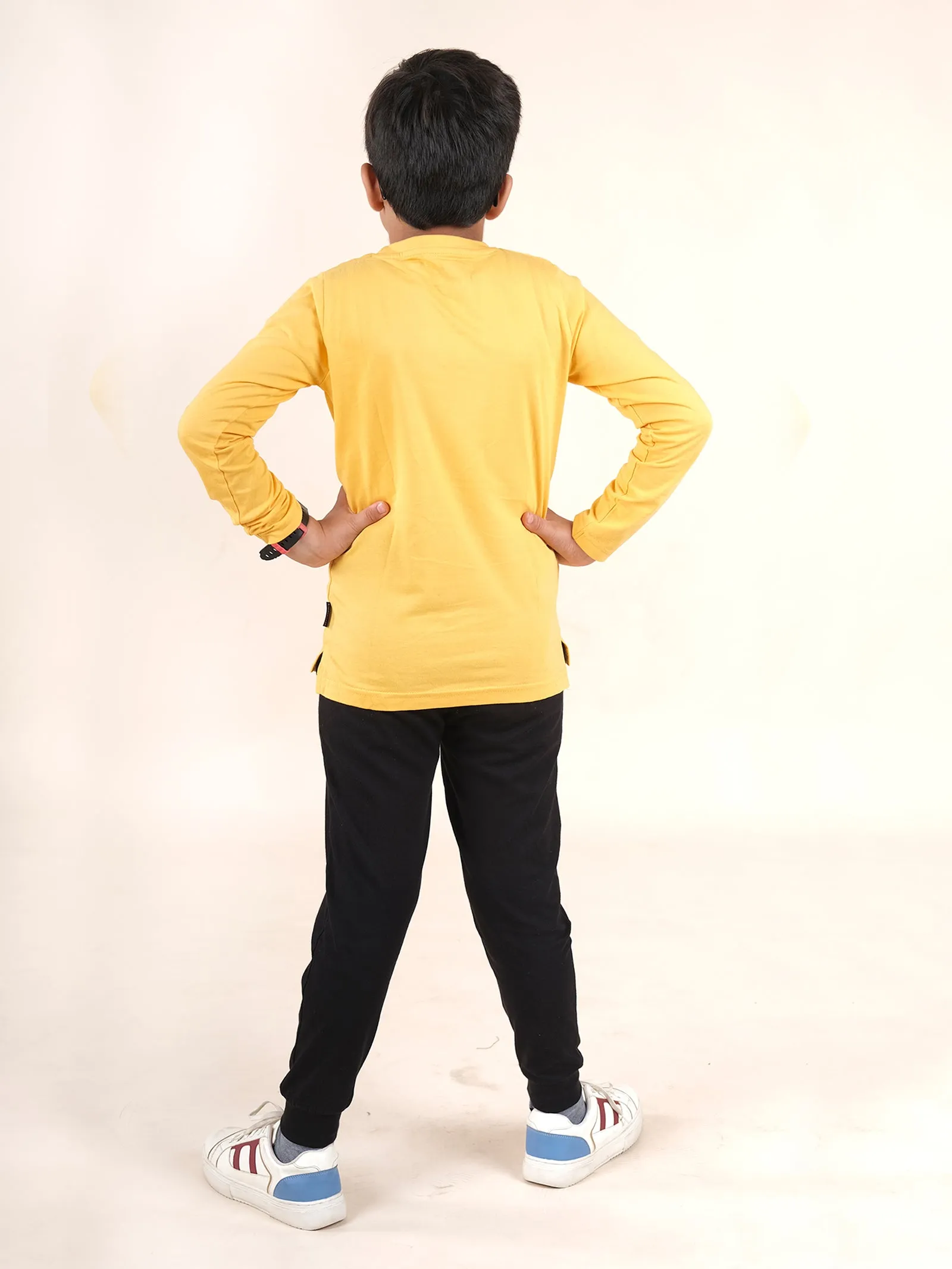 Boys Cotton Full Sleeves Printed Tee With Joggers Set
