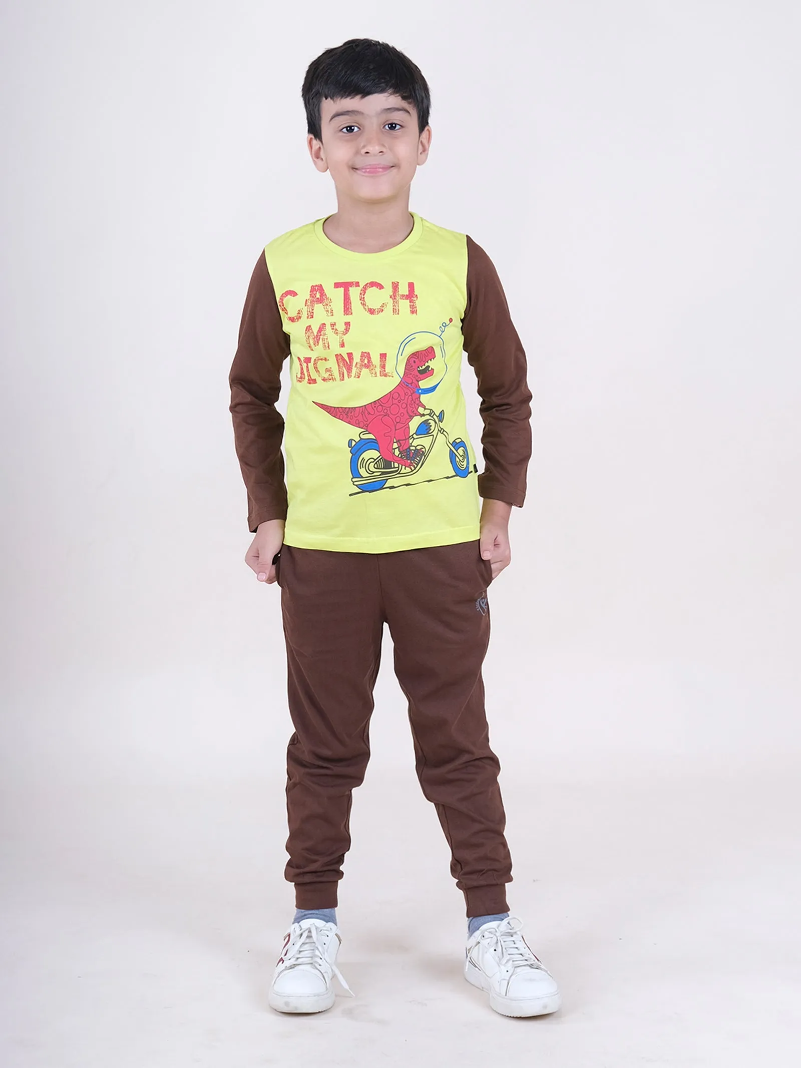 Boys Cotton Full Sleeves Printed Tee With Joggers Set